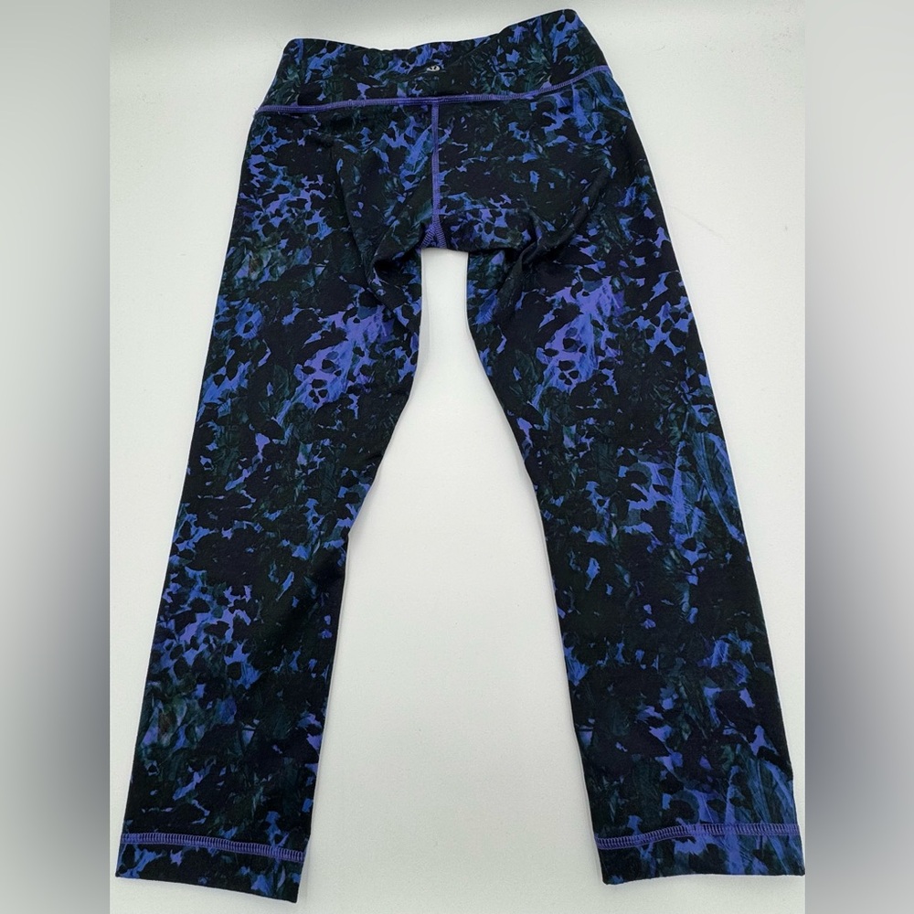 Lululemon Cropped Leggings Size 6